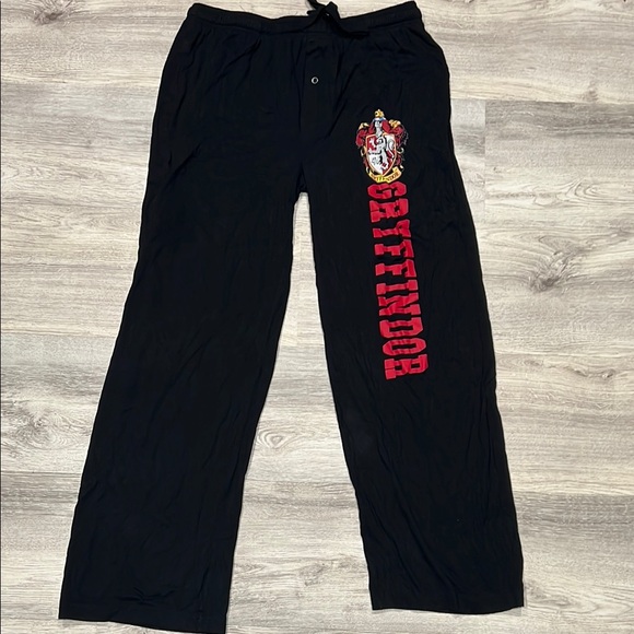 Men's Harry Potter Black Gryffindor Lounge Pants with Pockets - Picture 1 of 4
